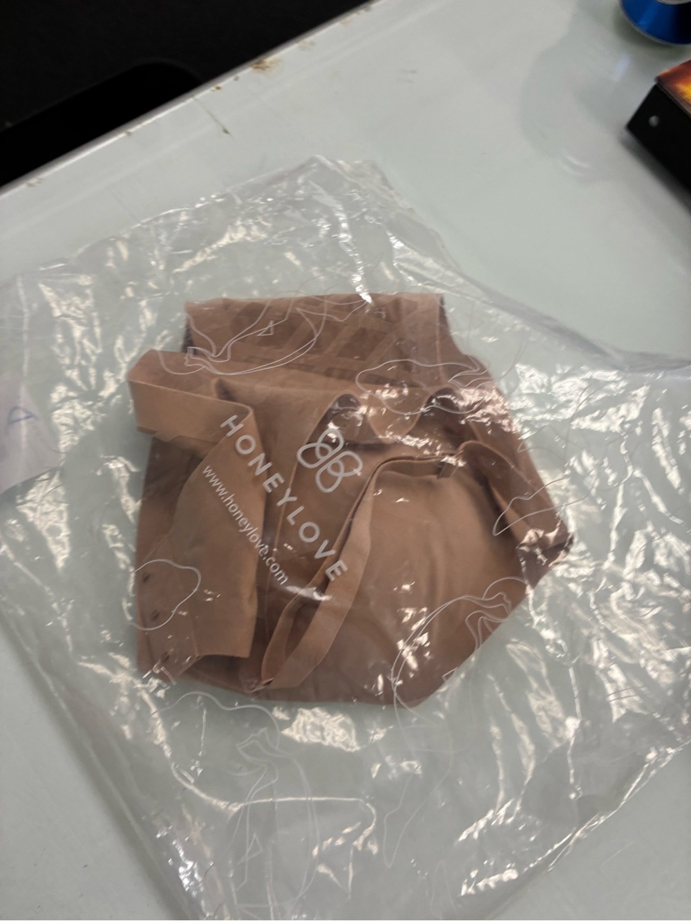 Honeylove Silhouette Wireless Convertible Bra| Color Sand| Size 38 B/C | Large - Picture 7 of 13